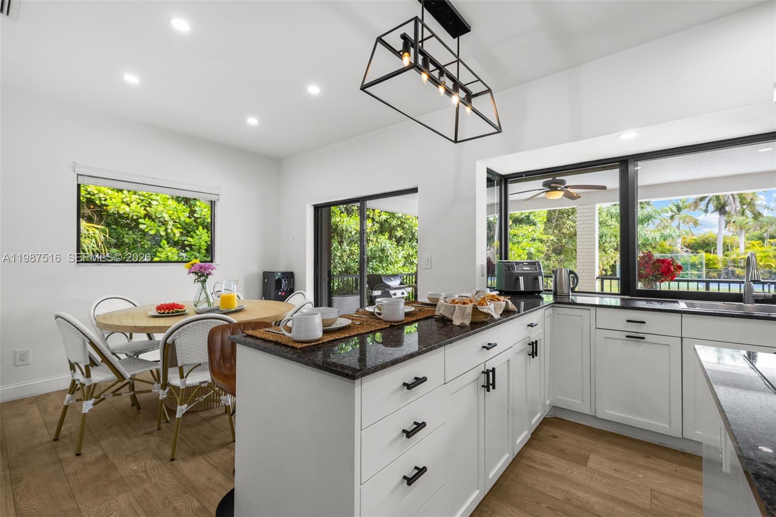 ROYAL PALM HARBOR REPLAT - Residential Lease