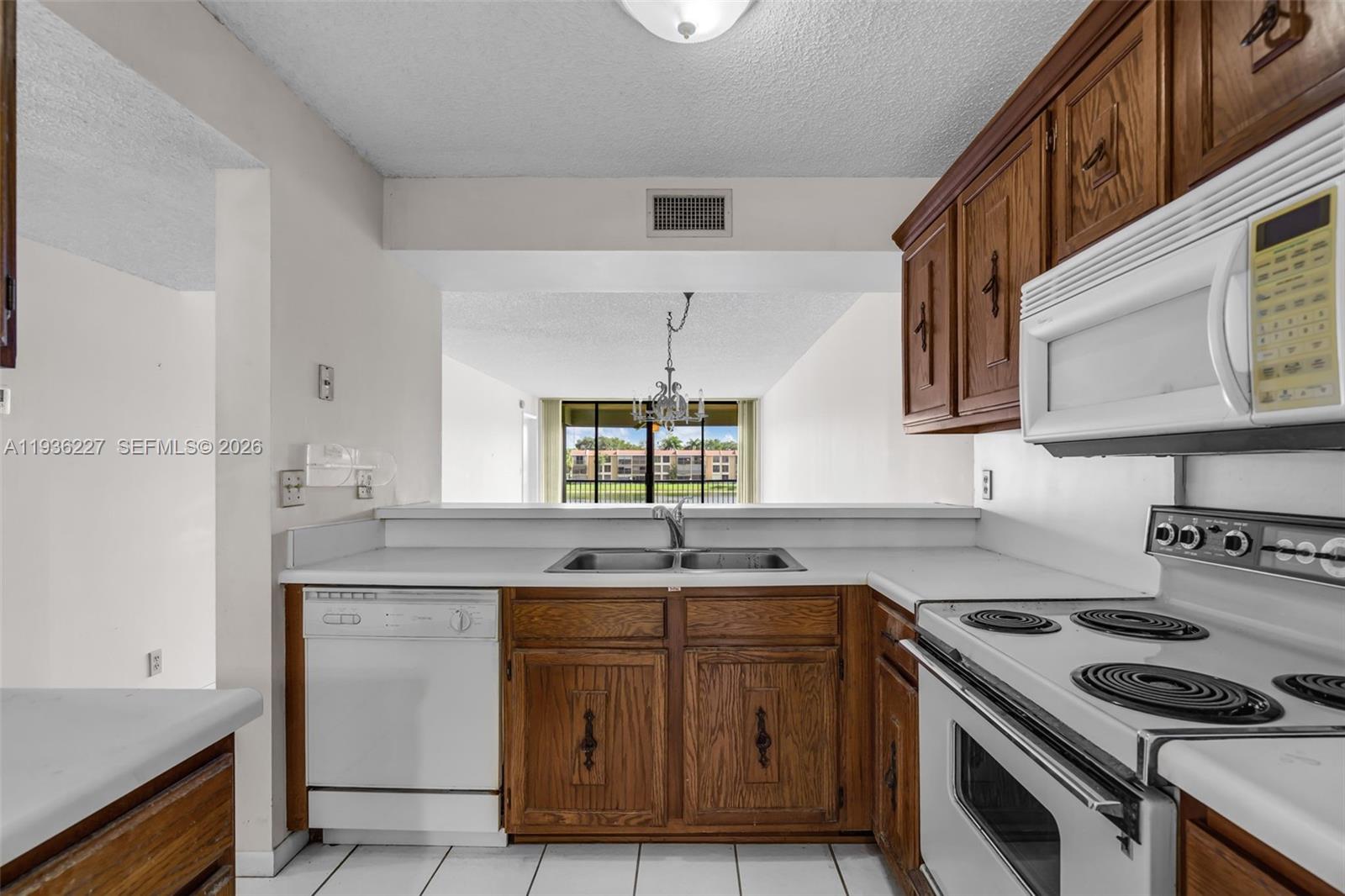 CORAL GATE VIII CONDO - Residential