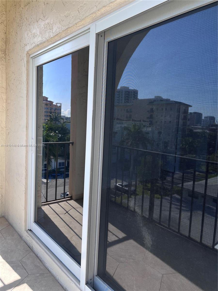 LADO DEL RIO CONDO - Residential Lease