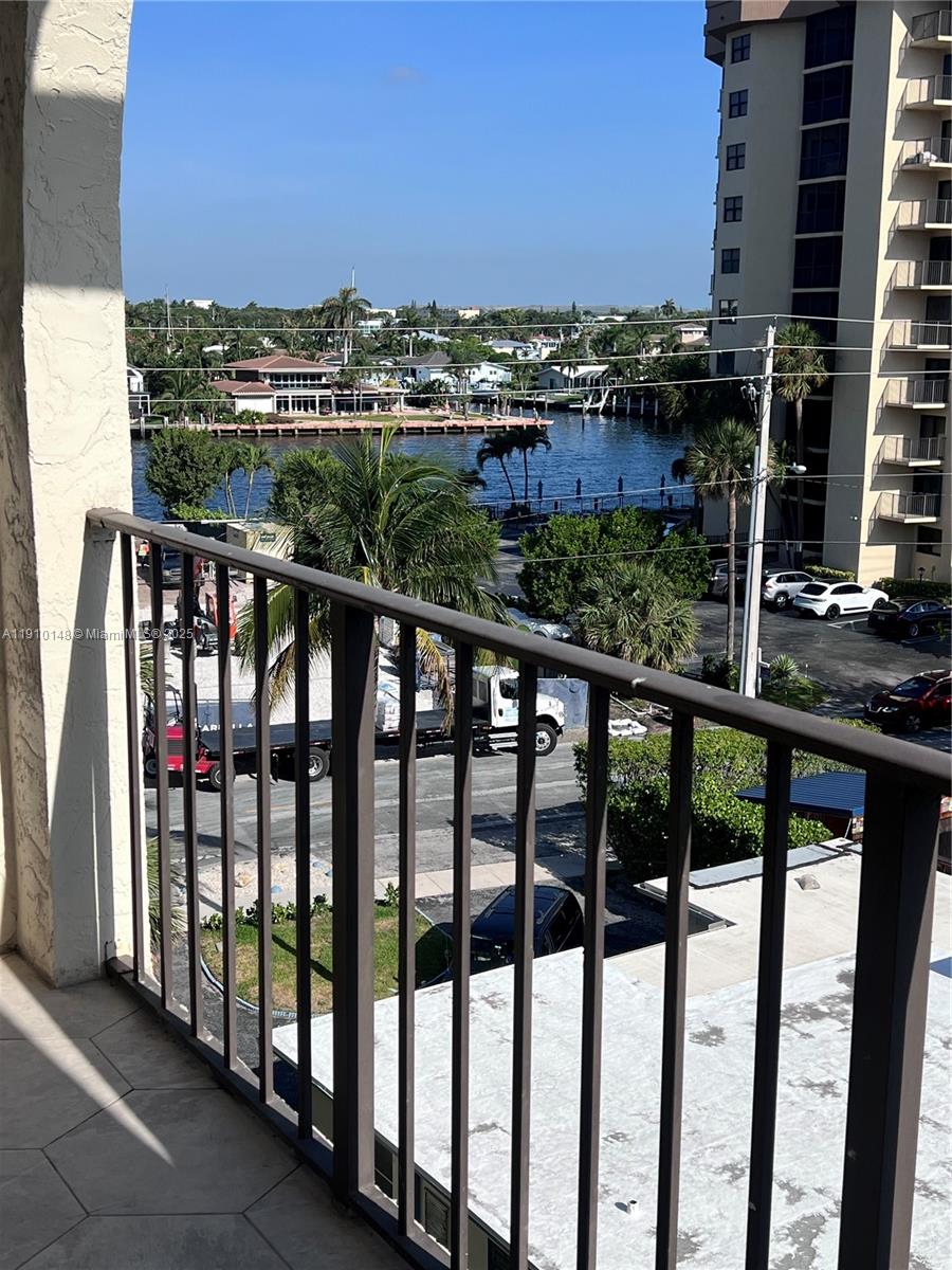 LADO DEL RIO CONDO - Residential Lease