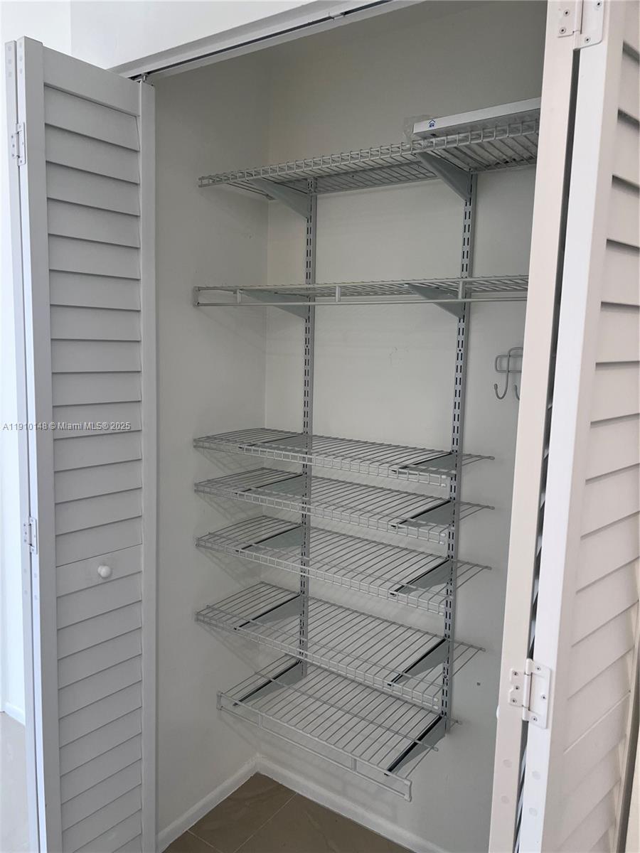 LADO DEL RIO CONDO - Residential Lease