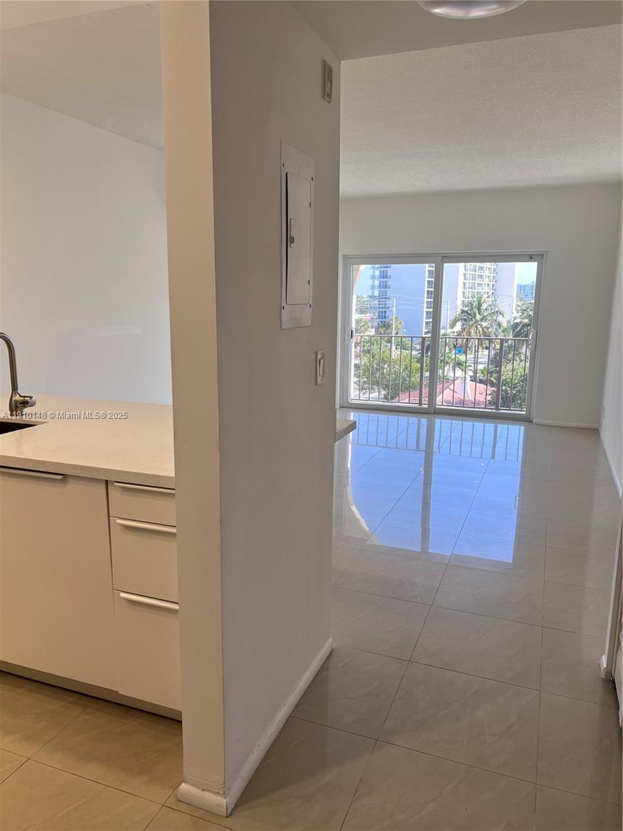 LADO DEL RIO CONDO - Residential Lease