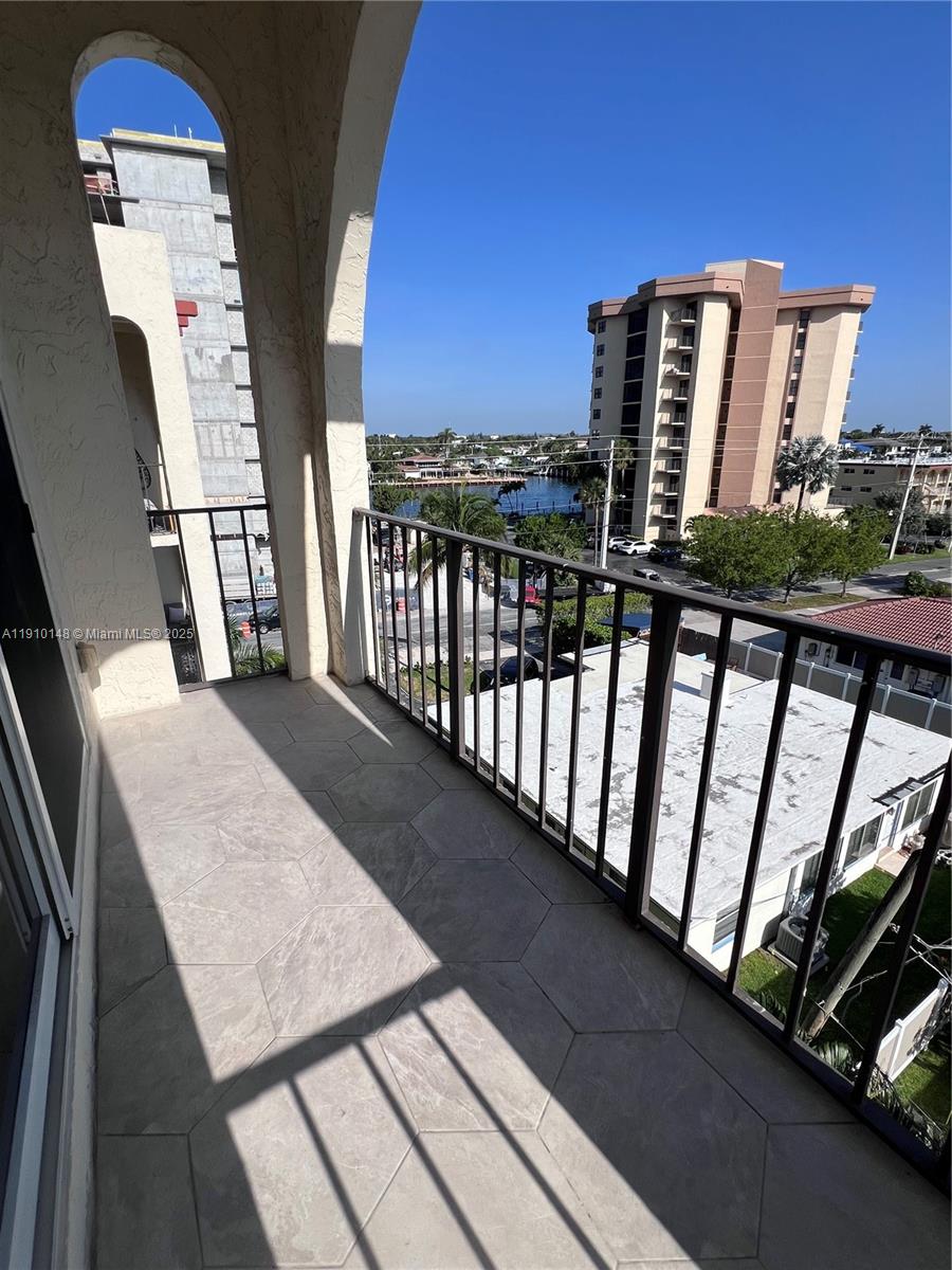 LADO DEL RIO CONDO - Residential Lease