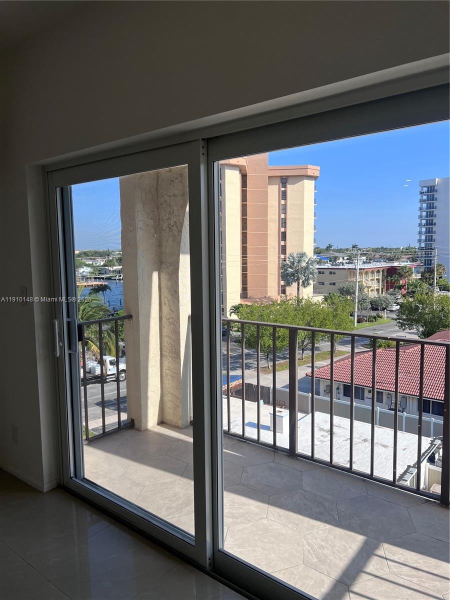 LADO DEL RIO CONDO - Residential Lease
