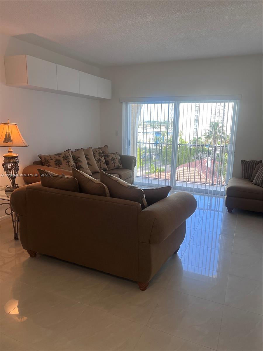 LADO DEL RIO CONDO - Residential Lease