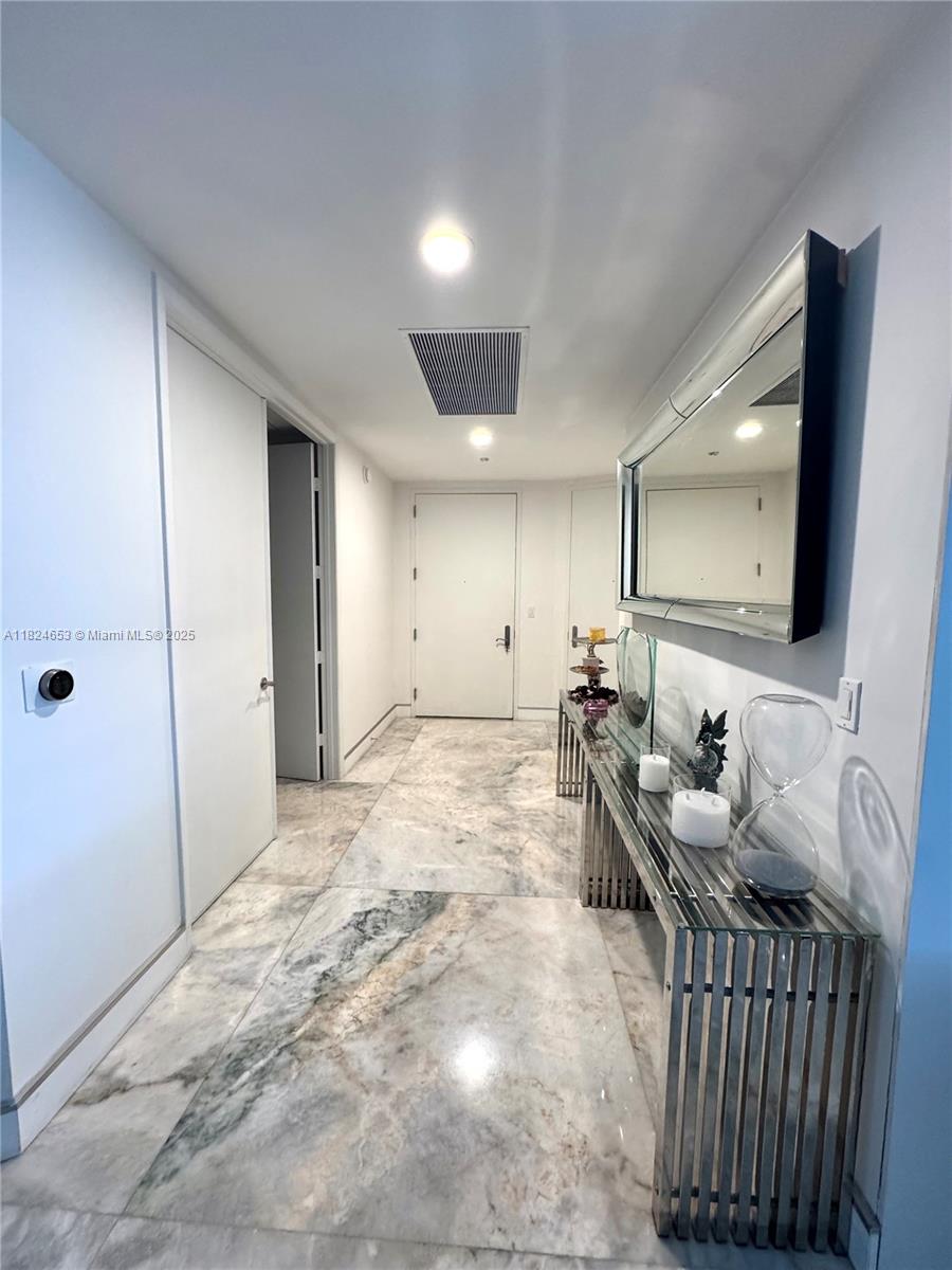 TDR TOWER I CONDO - Residential Lease