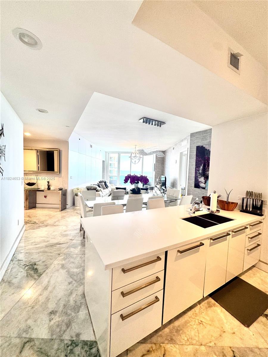 TDR TOWER I CONDO - Residential Lease