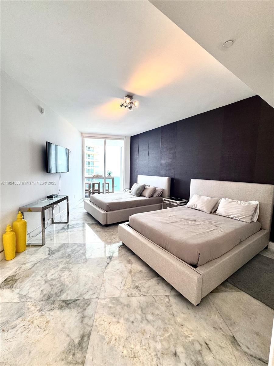 TDR TOWER I CONDO - Residential Lease