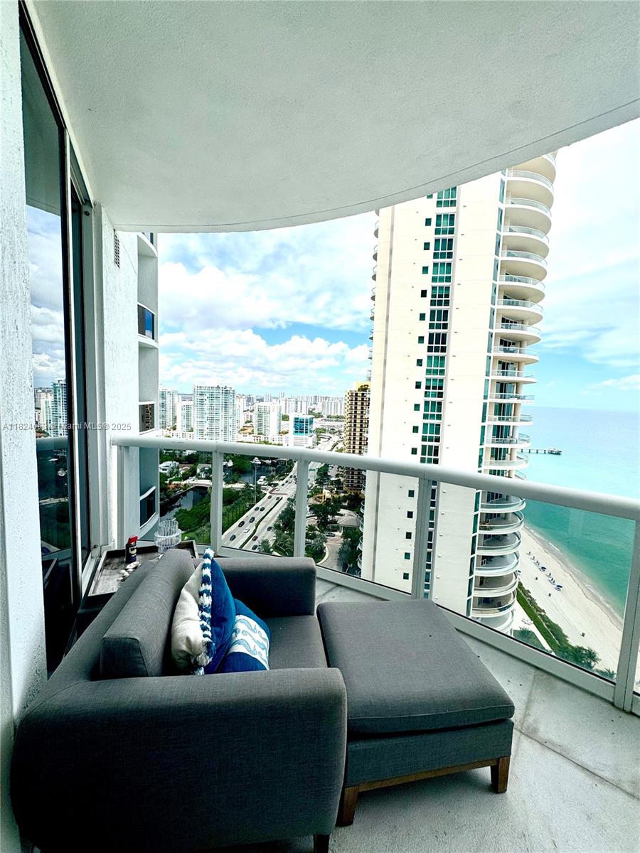 TDR TOWER I CONDO - Residential Lease