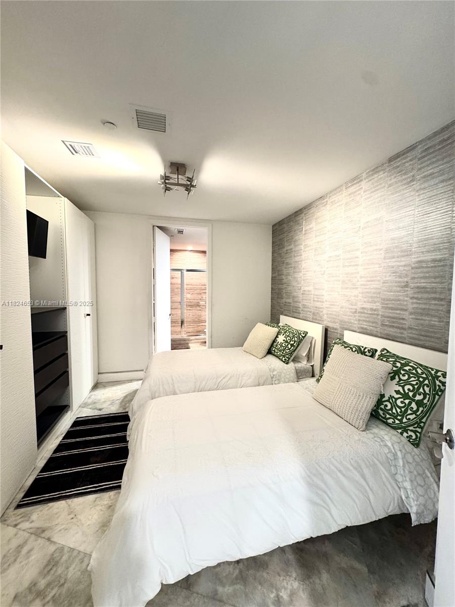 TDR TOWER I CONDO - Residential Lease