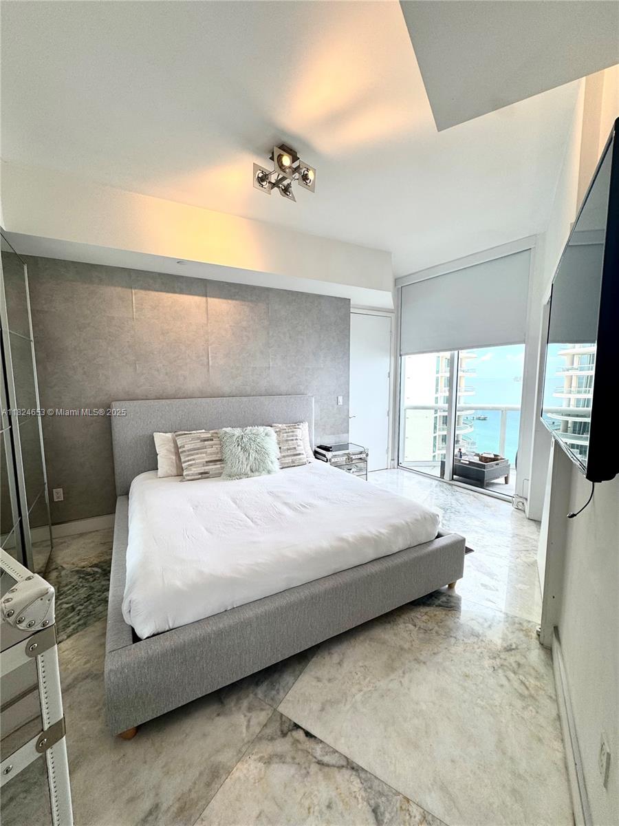 TDR TOWER I CONDO - Residential Lease