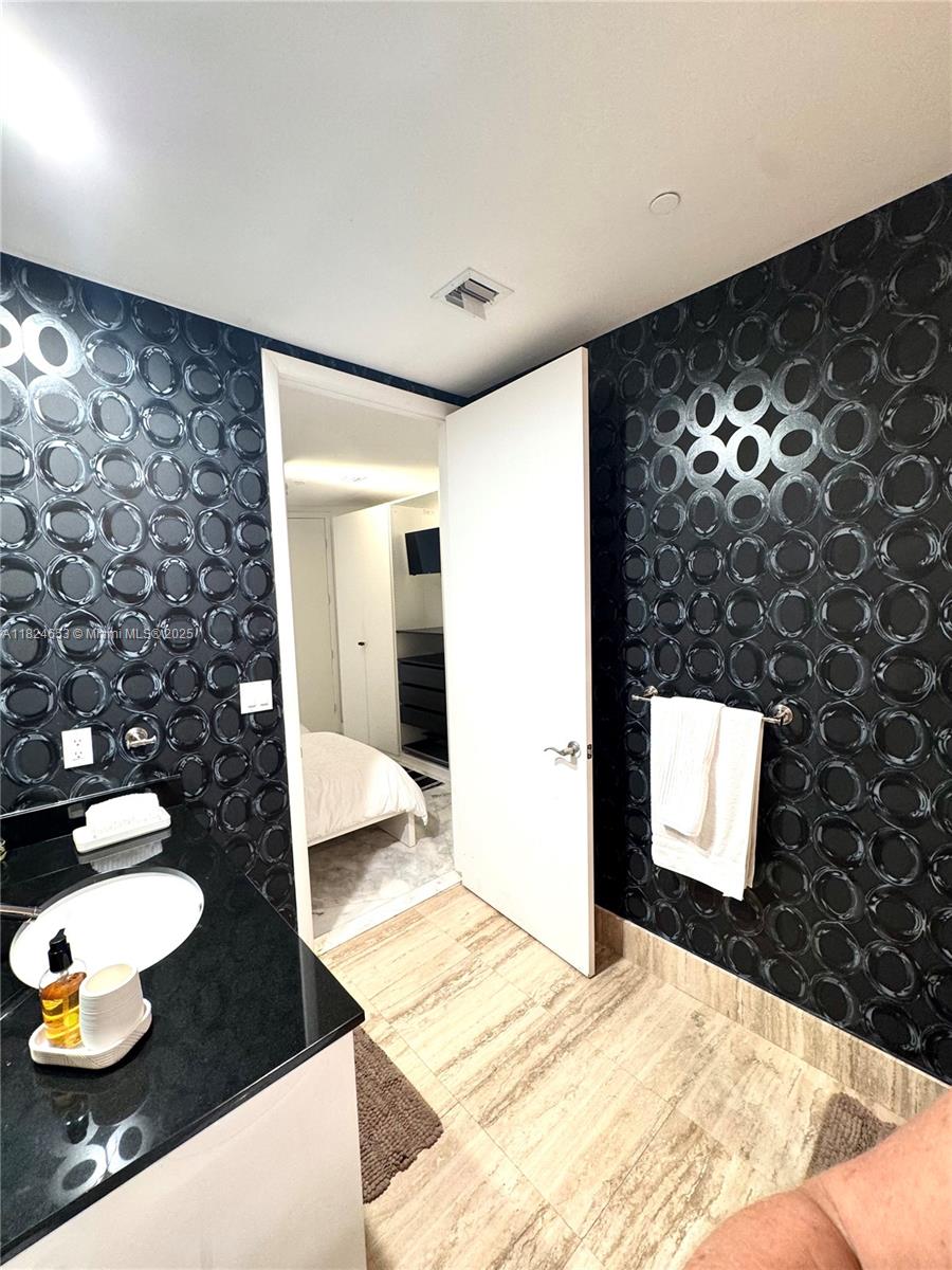 TDR TOWER I CONDO - Residential Lease