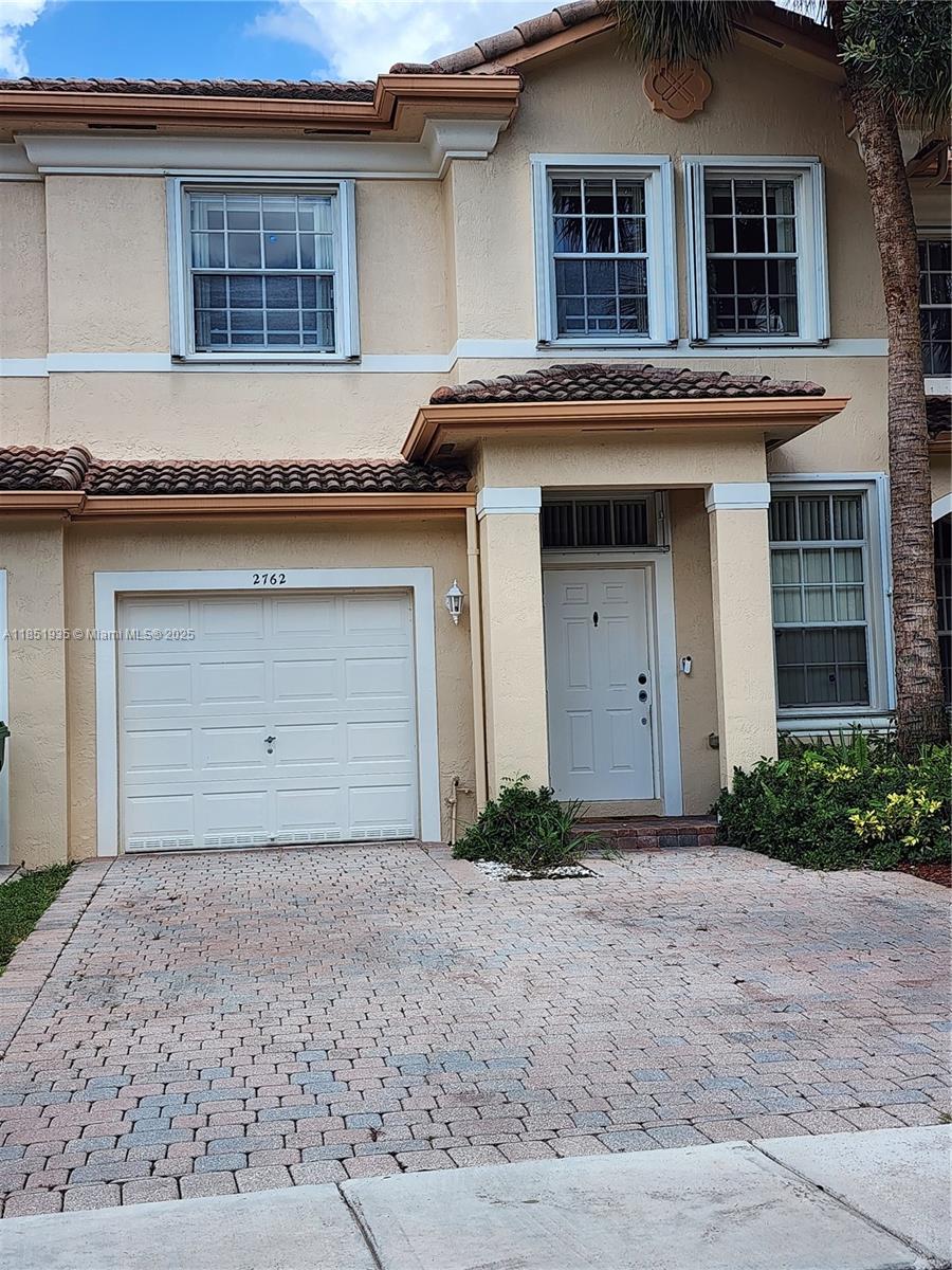 NICE AND SPACIOUS TOWNHOUSE LOCATED IN MURANO AT HAMPTON PARK. PROPERTY HAS 3 BEDROOMS WITH 2.5 BATHROOM, VISITORS HALFBATHROOM ON FIRST FLOOR. SPACIOUS KITCHEN, WASHER AND DRYER INSIDE THE UNIT AND TILE AND LAMINATE VINYL FLOORS ON FIRST FLOOR. CONVENIENTLY LOCATED NEAR MAJOR HIGHWAYS, SHOPPING AND RESTAURANTS. GATED COMMUNITY WITH LOTS OF AMENITIES. WITH 1 GARAGE SPACES AND 2 ADDITIONAL SPACES. PROPERTY FRESHLY PAINTED. VACANT AND READY TO MOVE IN