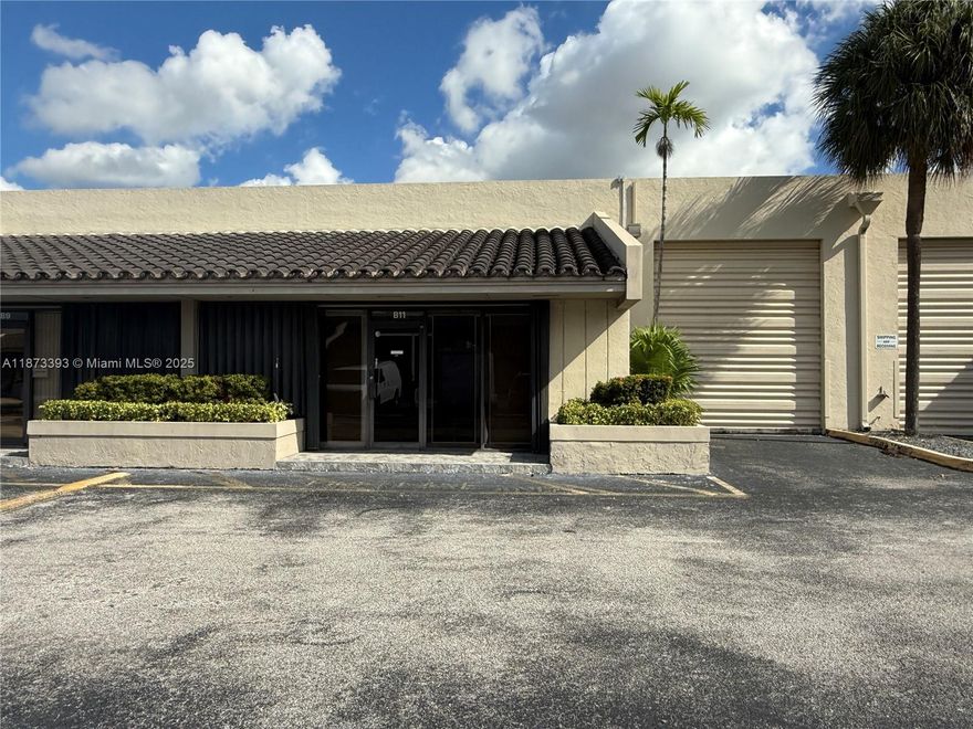Prime 2,395 SQFT office/warehouse flex space available for lease, featuring a welcoming reception area, one large private office, kitchen, cabinet closet, restroom, and spacious warehouse with truck loading access plus an additional mezzanine storage area. Ideally located within a thriving business center, this property offers three assigned parking spaces, with water, garbage, and security services included in the rent, making it a convenient and cost-effective solution for a wide range of businesses.