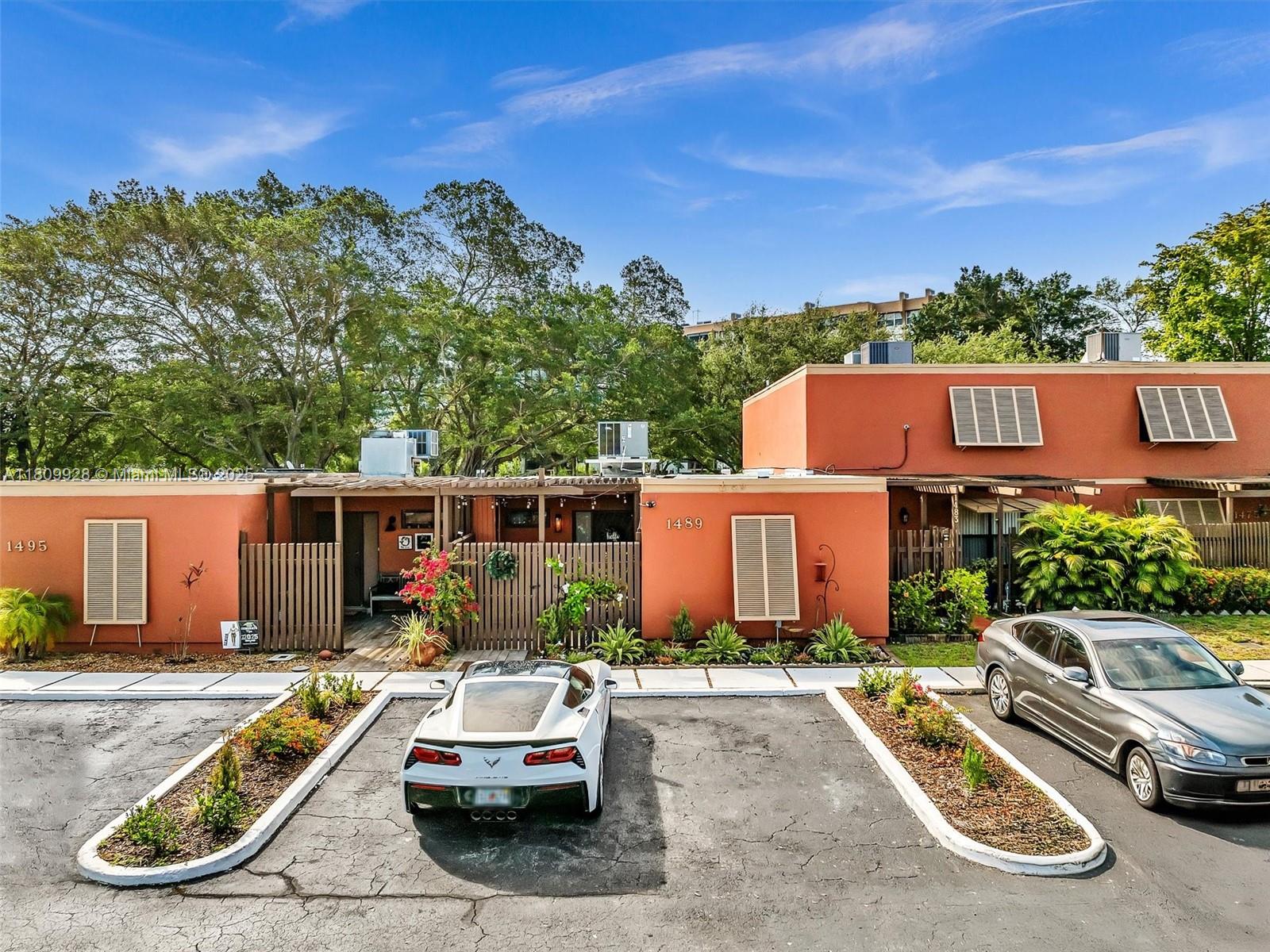 1489 Fairway Rd, Pembroke Pines, Miami-Dade County, Florida - 3 Bedrooms  
2 Bathrooms - 