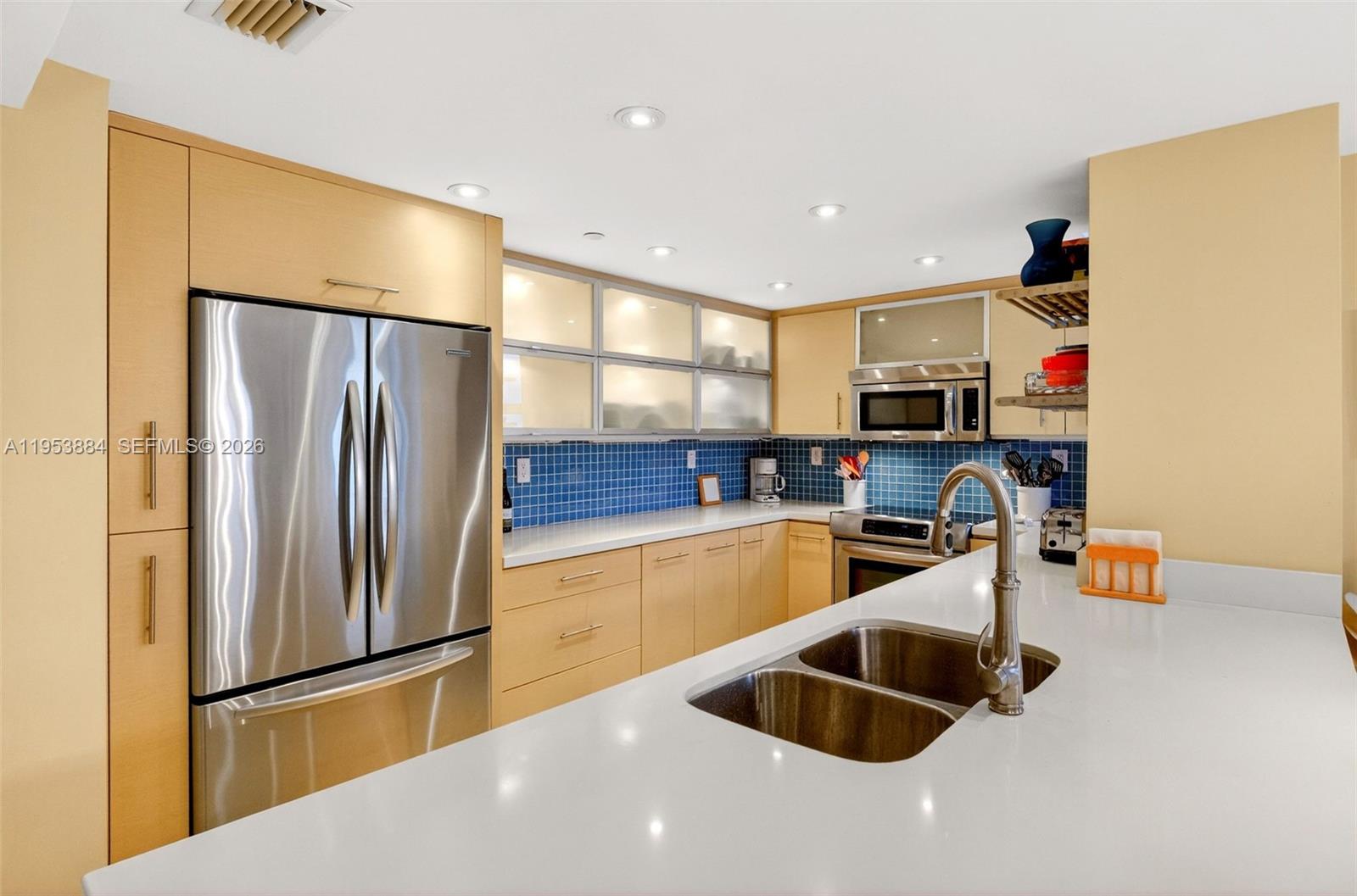 THE RIVIERA CONDO - Residential Lease
