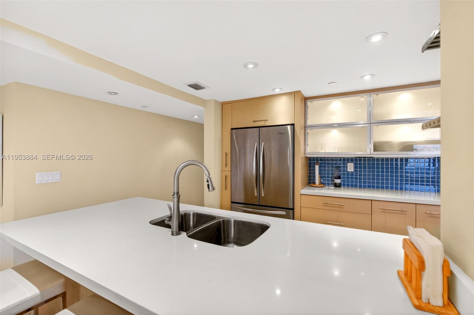 THE RIVIERA CONDO - Residential Lease