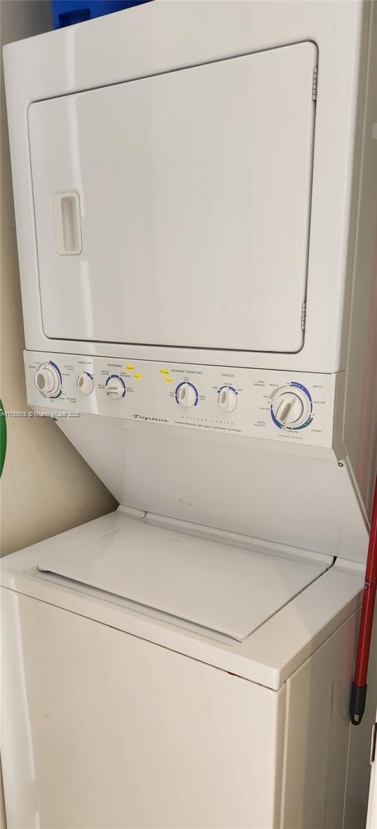 TRUMP ROYALE CONDO - Residential Lease