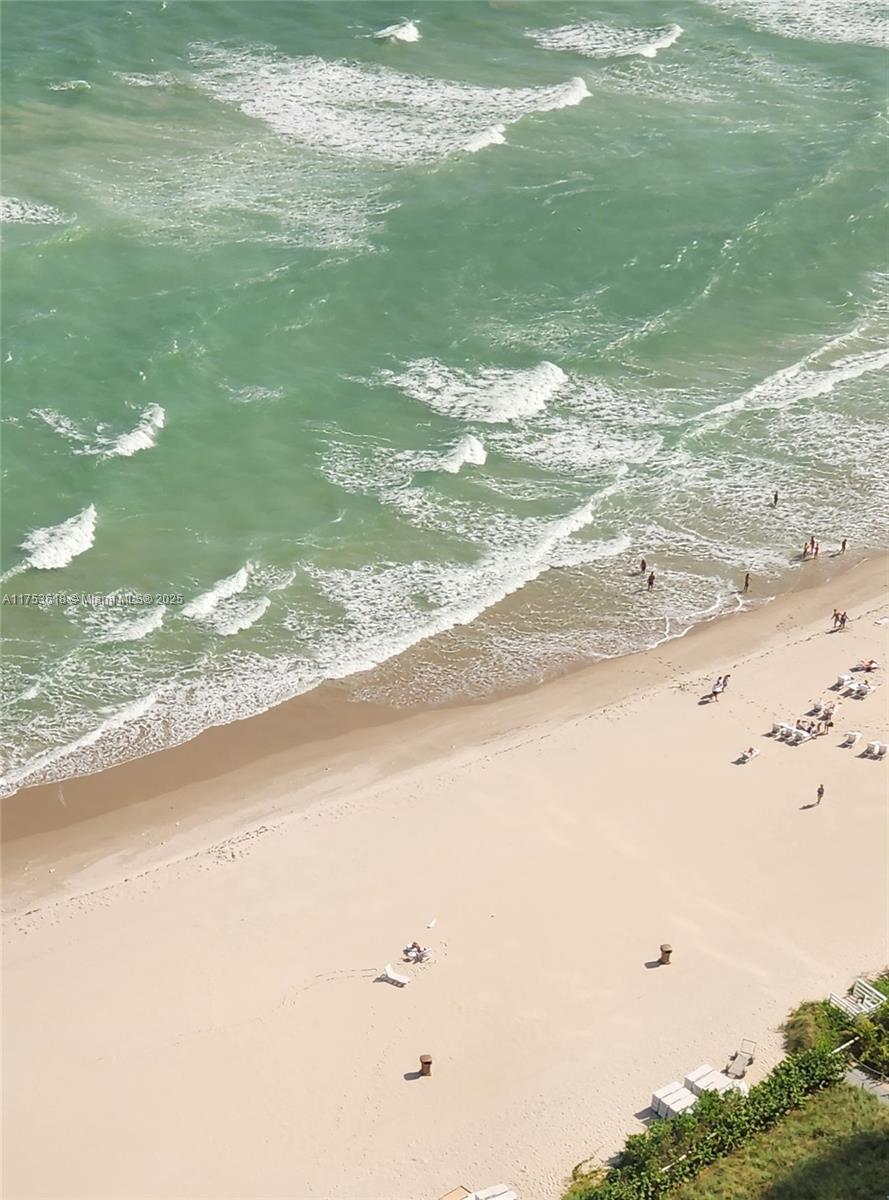 TRUMP ROYALE CONDO - Residential Lease