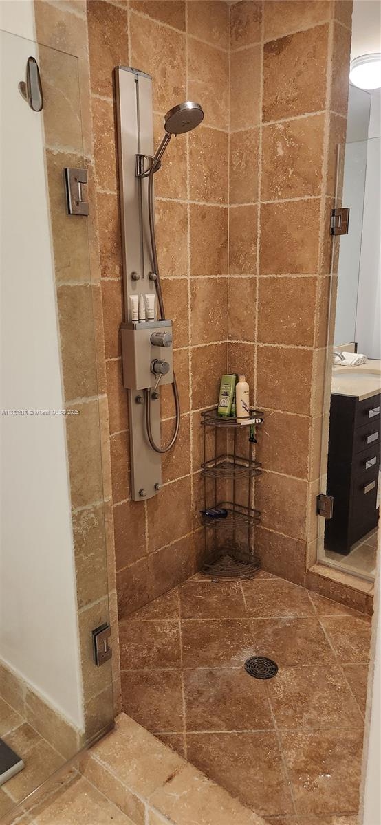 TRUMP ROYALE CONDO - Residential Lease