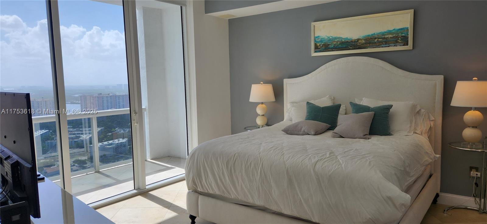 TRUMP ROYALE CONDO - Residential Lease