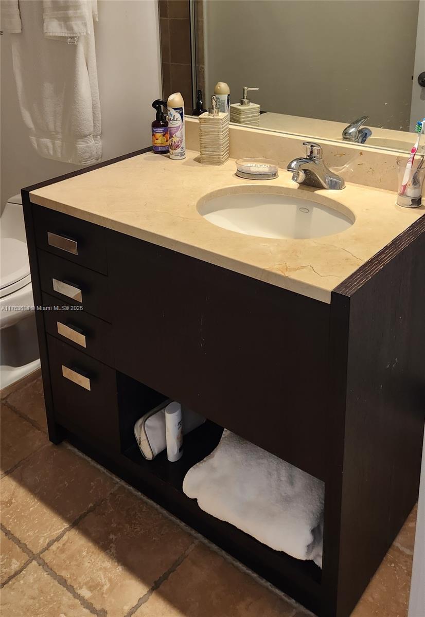 TRUMP ROYALE CONDO - Residential Lease