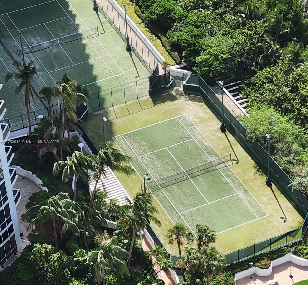 TRUMP ROYALE CONDO - Residential Lease