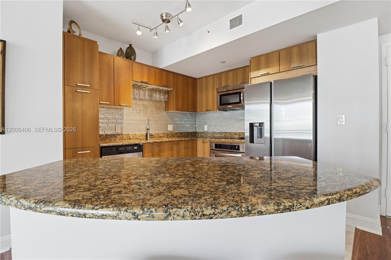 VERANDA CONDO - Residential