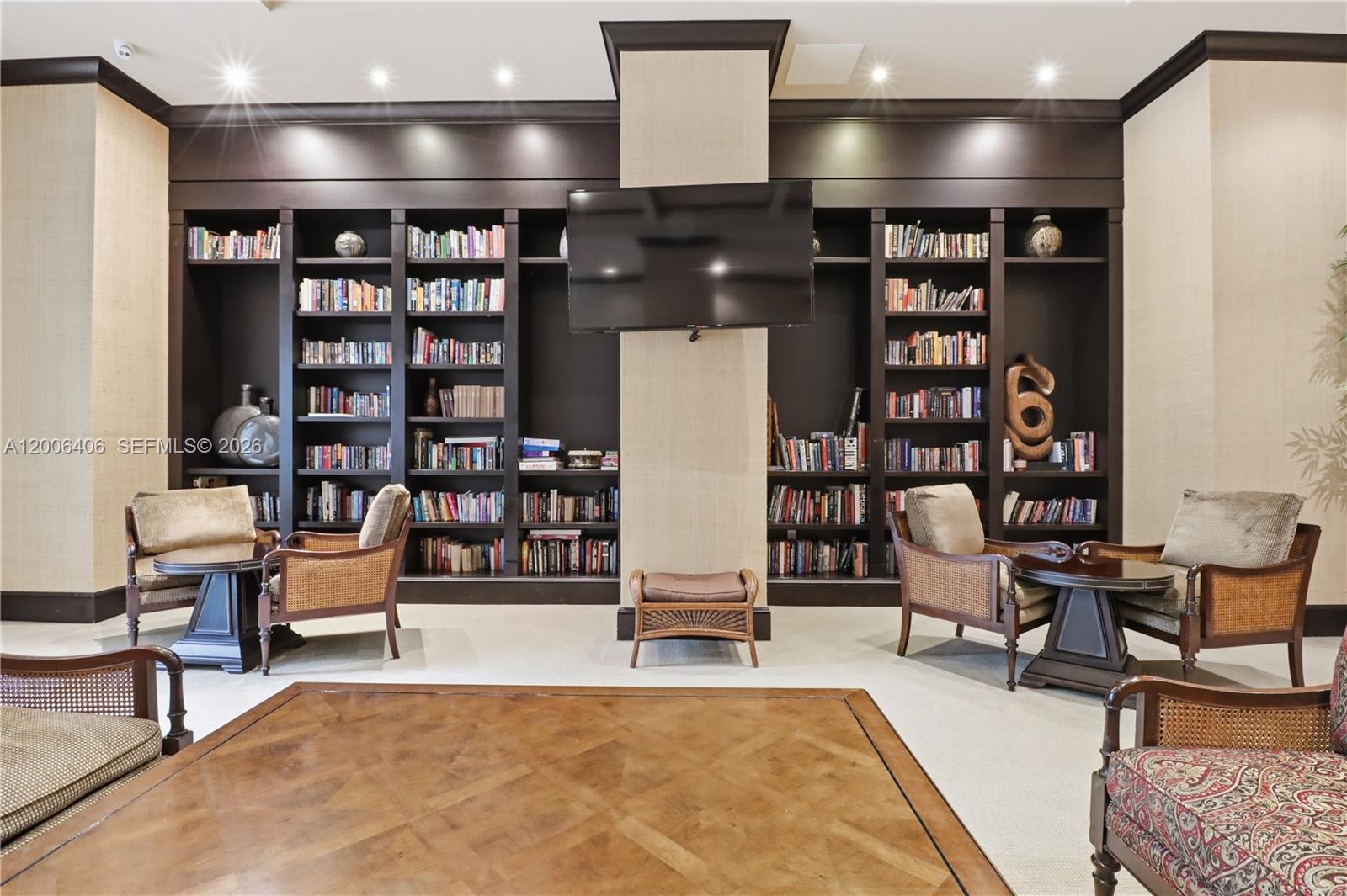 VERANDA CONDO - Residential