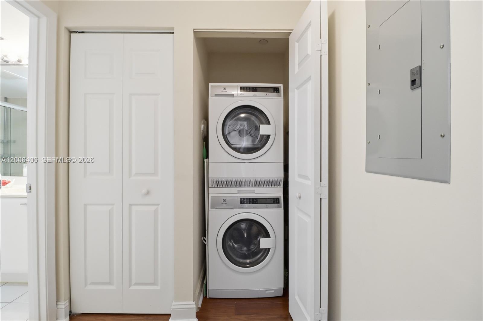 VERANDA CONDO - Residential