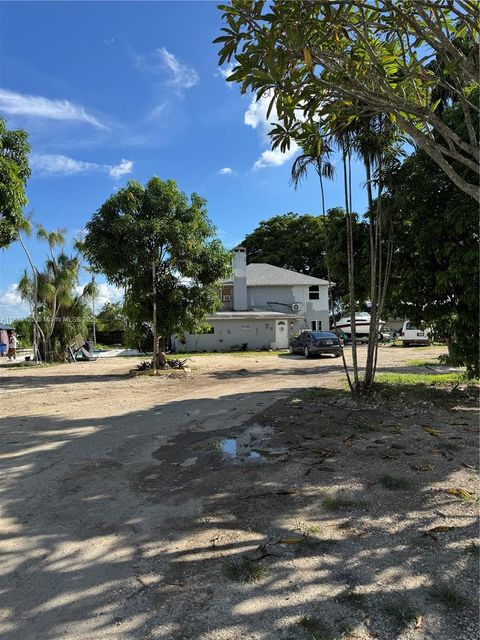 Photo of 19100 SW 304th St, Homestead, FL 33030 (MLS # A11883122)