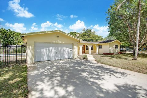 Photo of 6013 Rose Ter, Plantation, FL 33317 (MLS # A11906823)