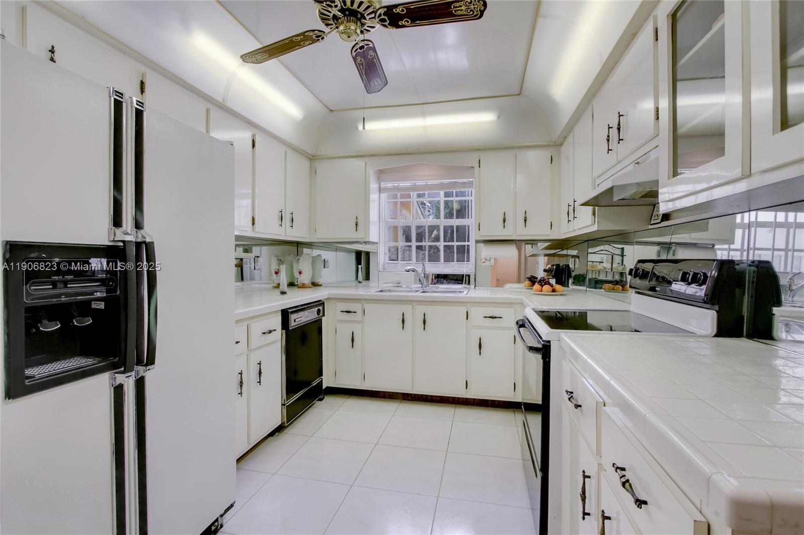 PLANTATION GARDENS 2ND SE - Residential