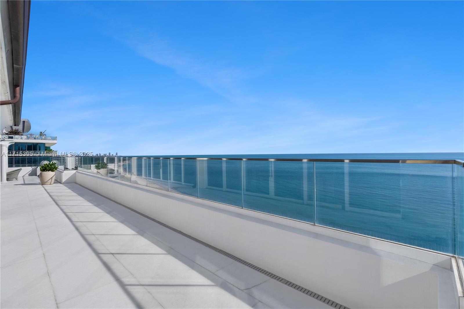 GRAND BAY TOWER CONDO - Residential