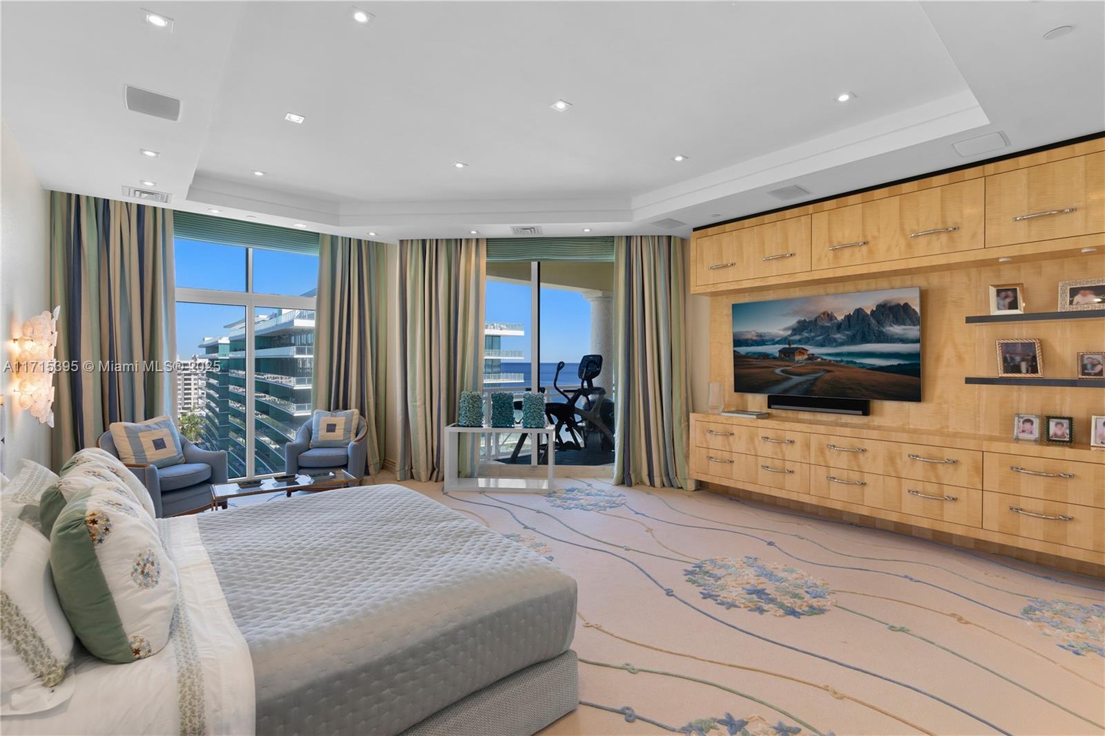 GRAND BAY TOWER CONDO - Residential