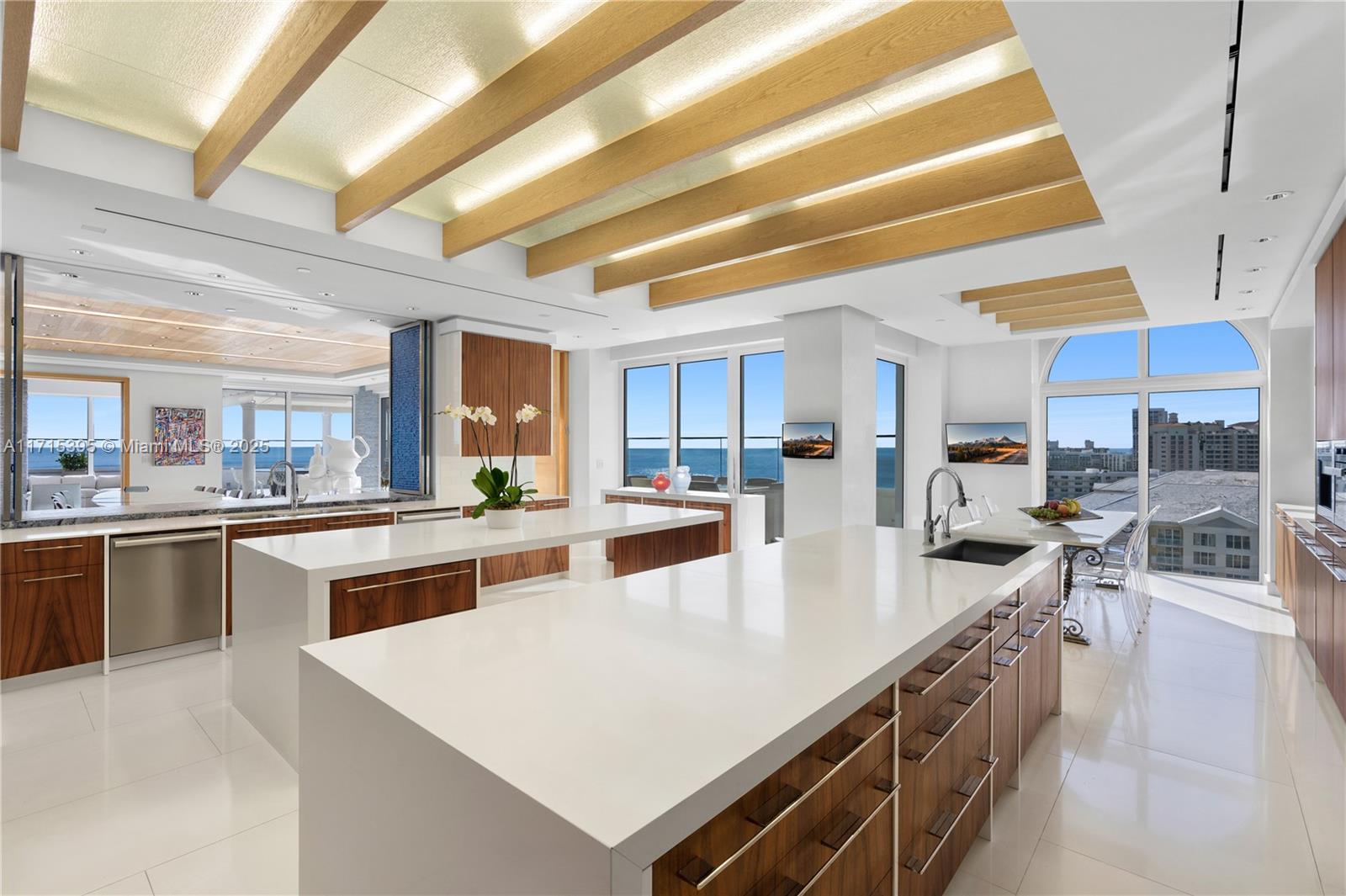 GRAND BAY TOWER CONDO - Residential
