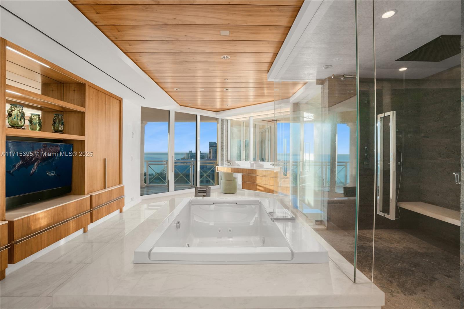 GRAND BAY TOWER CONDO - Residential