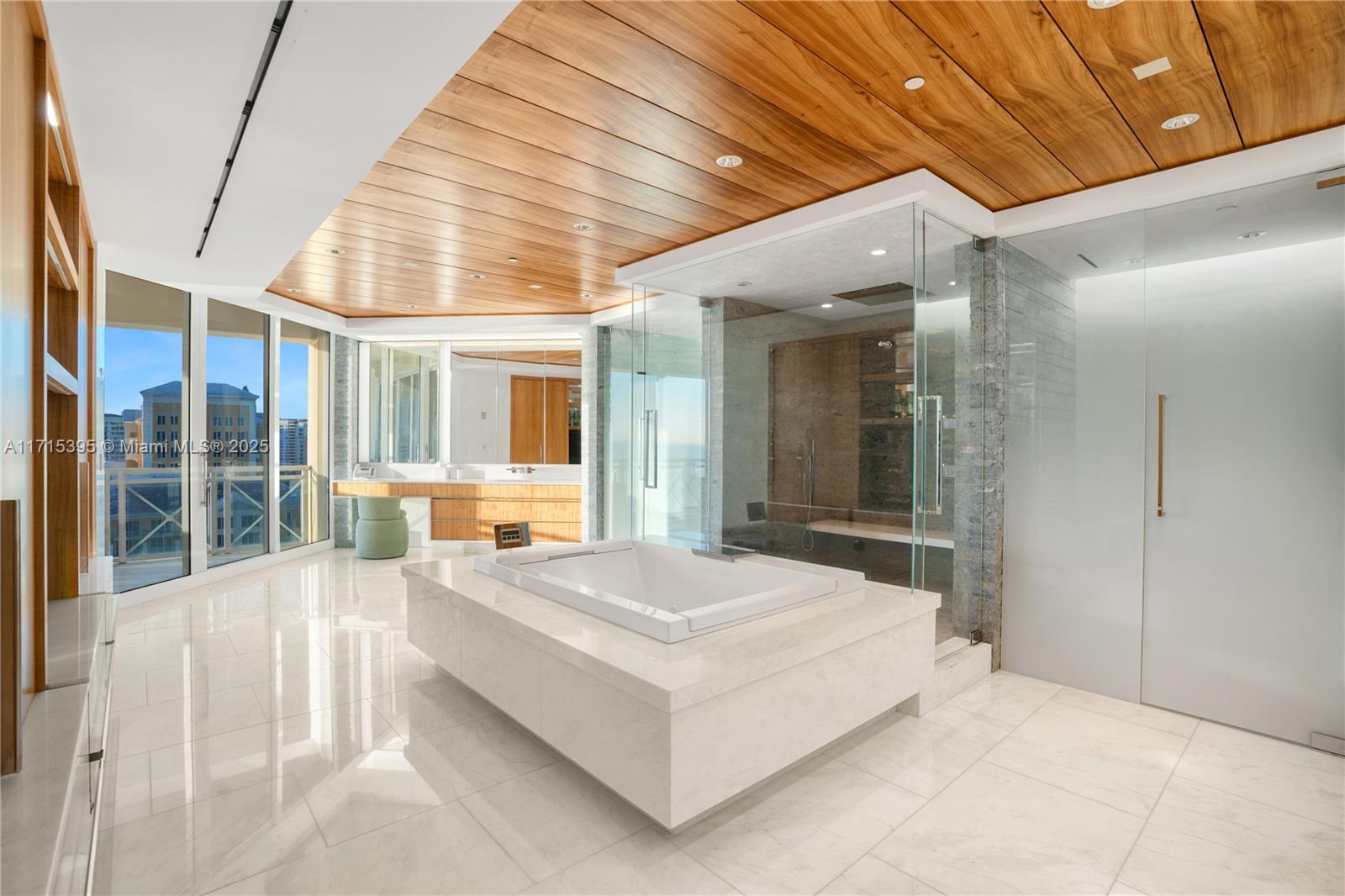 GRAND BAY TOWER CONDO - Residential