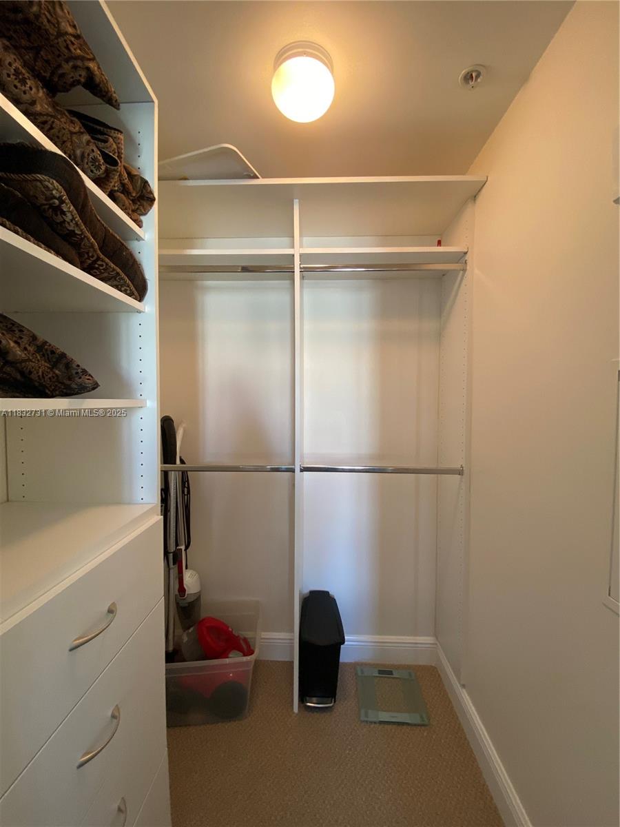 DOWNTOWN DADELAND CONDO N - Residential