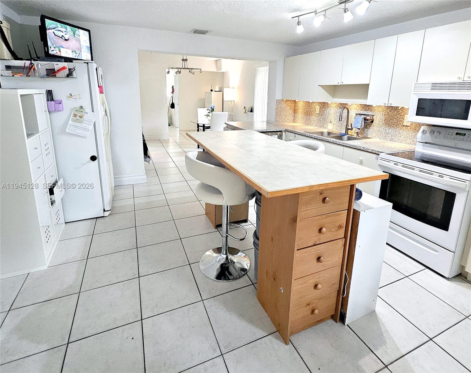 OVERBROOK SHORES - Residential