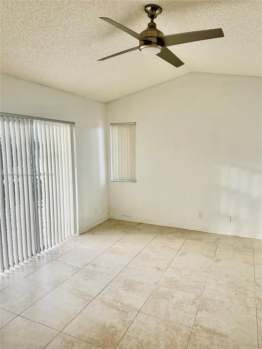 SECTORS 3 & 4 BOUNDARY PL - Residential Lease