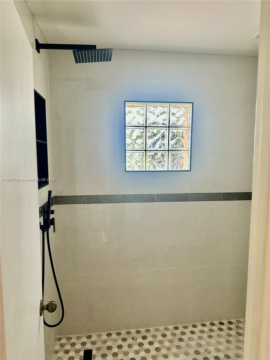 SECTORS 3 & 4 BOUNDARY PL - Residential Lease