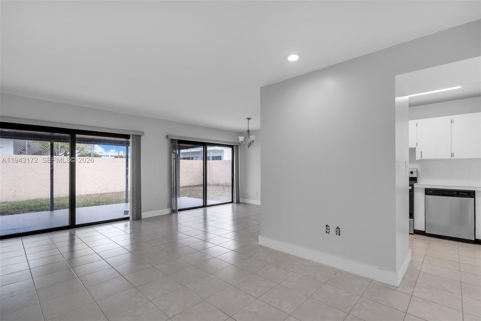 TROPICAL PARK VILLAS COND - Residential