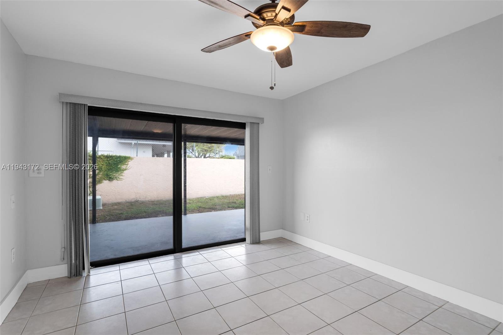 TROPICAL PARK VILLAS COND - Residential