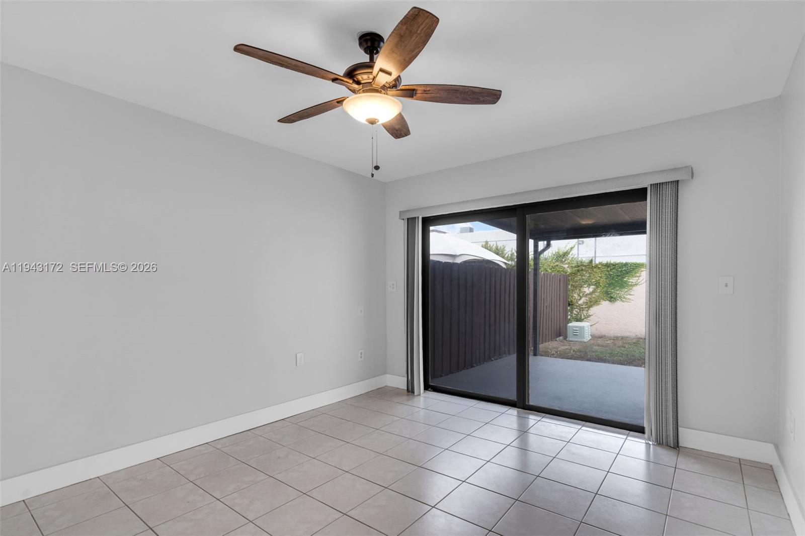 TROPICAL PARK VILLAS COND - Residential