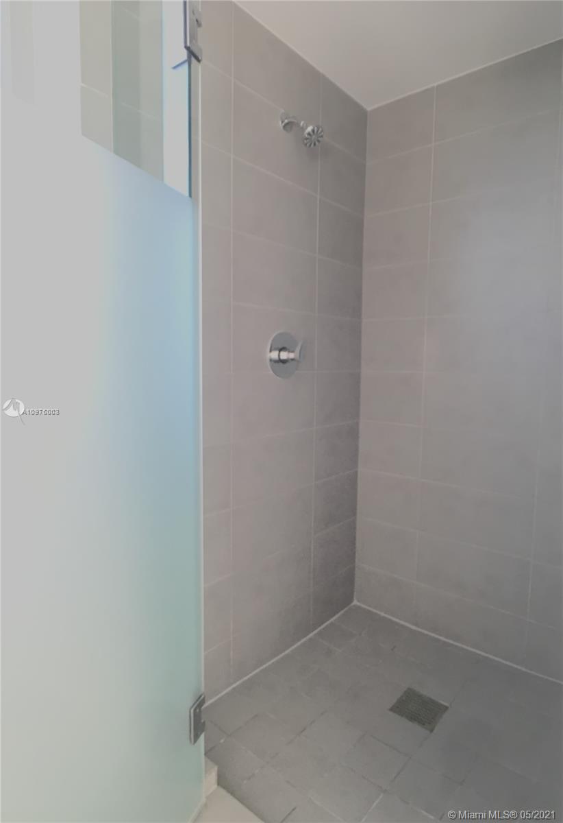 MINT CONDO - Residential