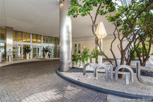 MINT CONDO - Residential