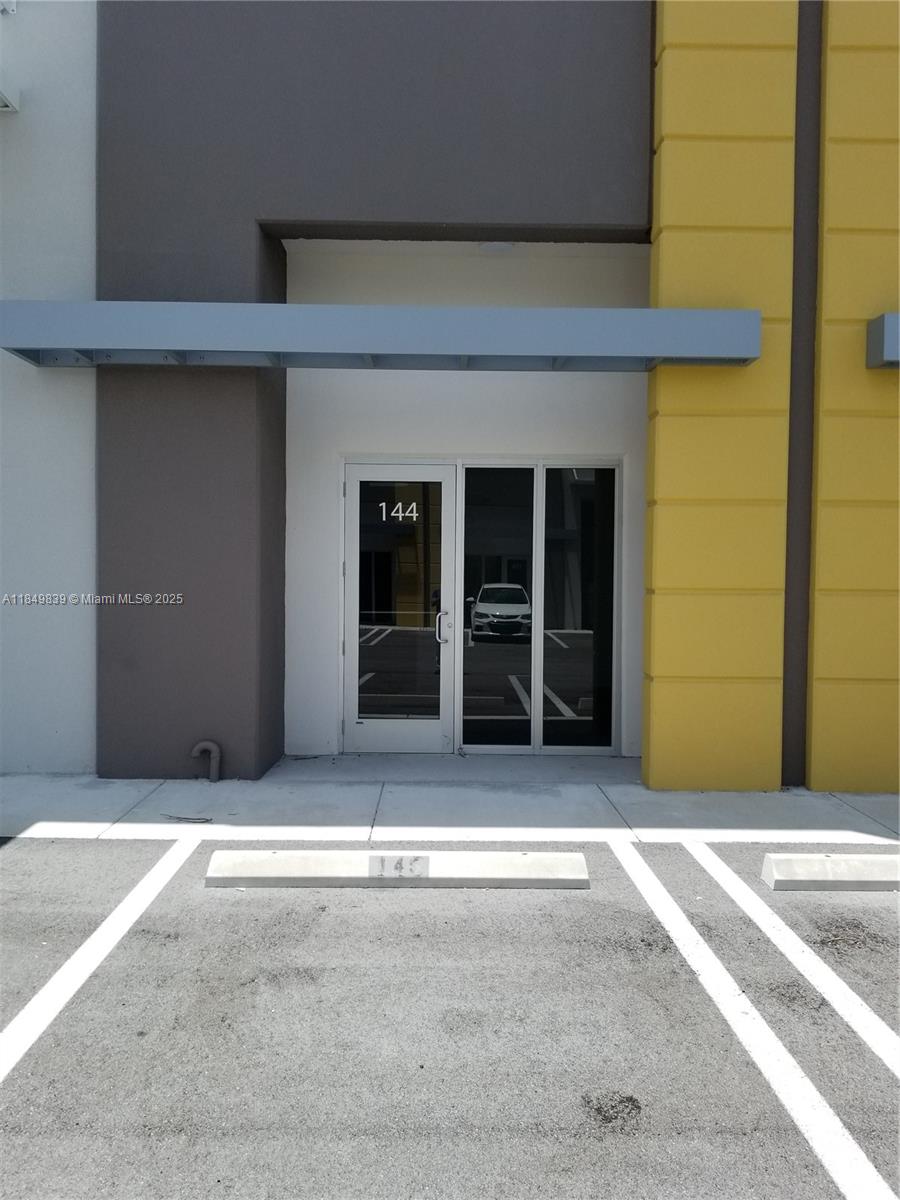 10891 NW 17 ST 144