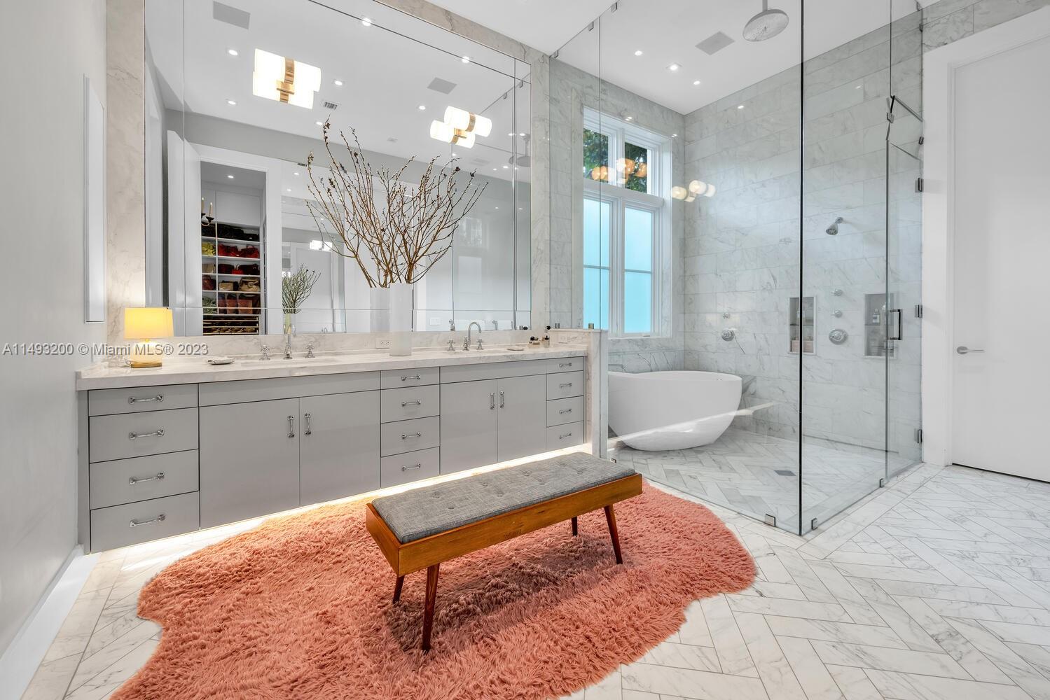 CORAL GABLES BISC BAY SEC - Residential