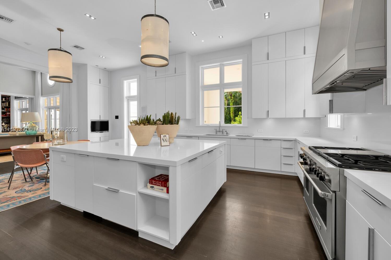 CORAL GABLES BISC BAY SEC - Residential